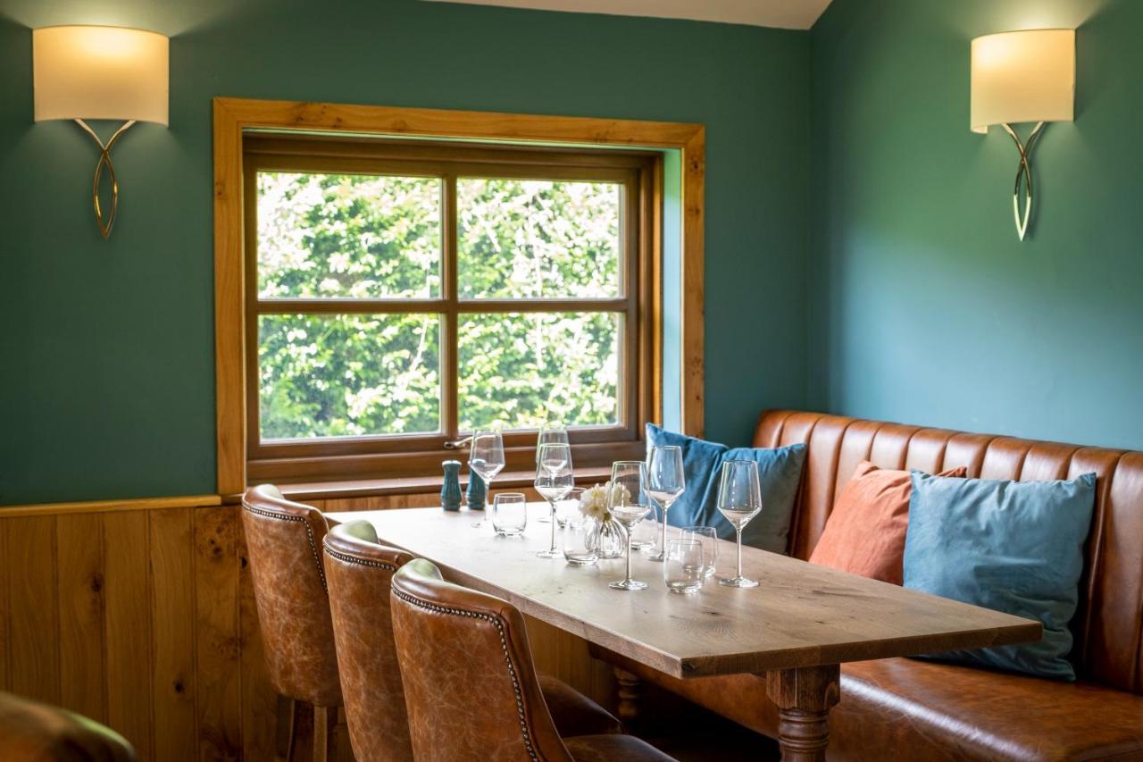 The Three Lions Hotel Fordingbridge Buitenkant foto