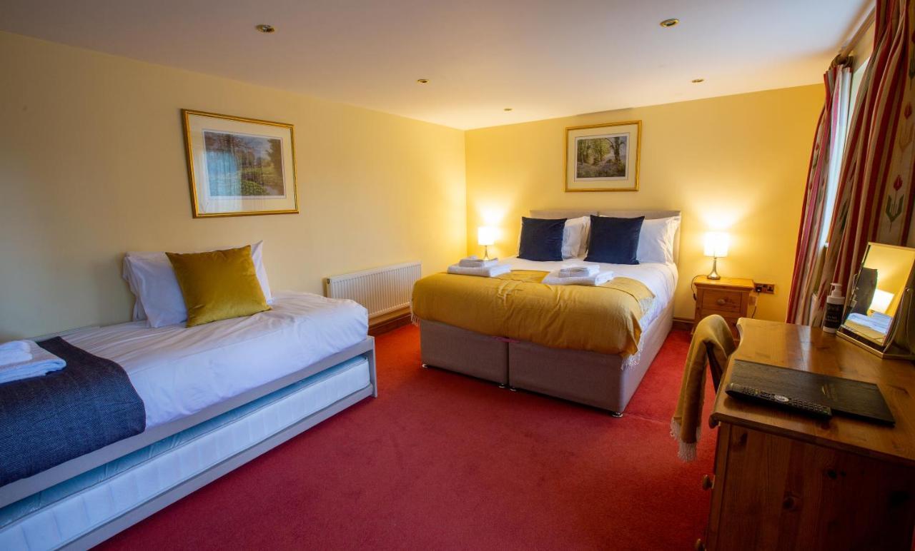 The Three Lions Hotel Fordingbridge Buitenkant foto