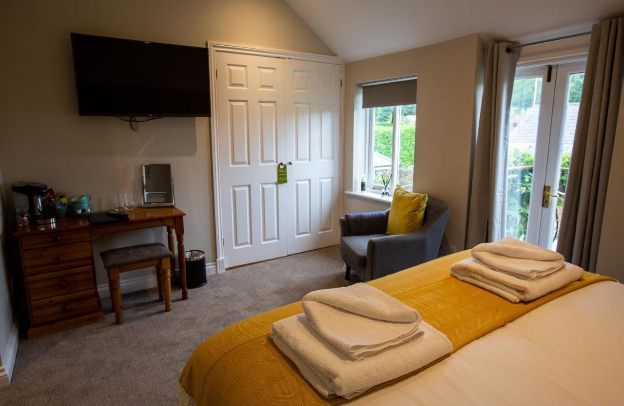 The Three Lions Hotel Fordingbridge Buitenkant foto