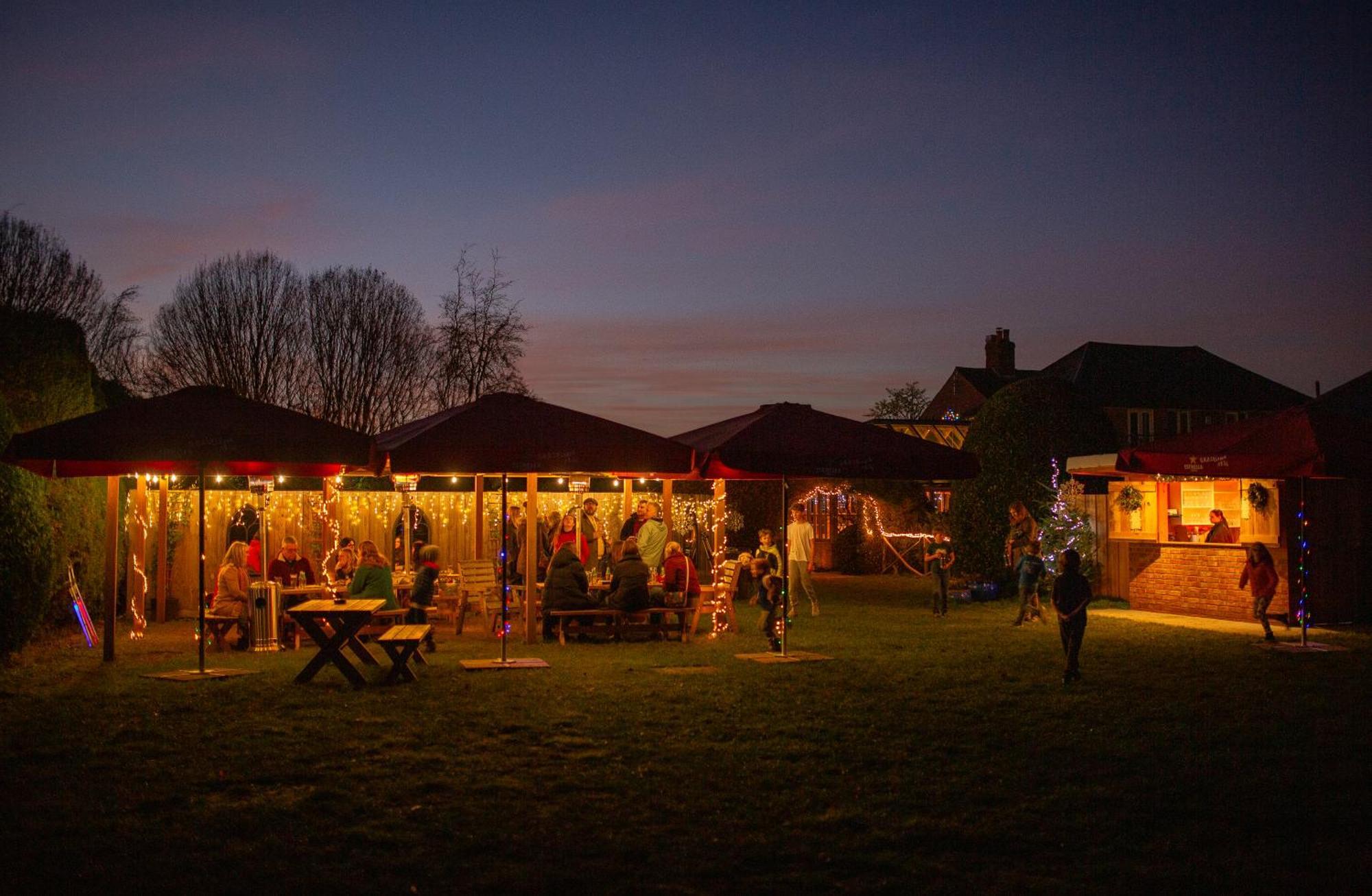 The Three Lions Hotel Fordingbridge Buitenkant foto